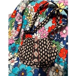 Retired Vera Bradley Pattern Classic Black